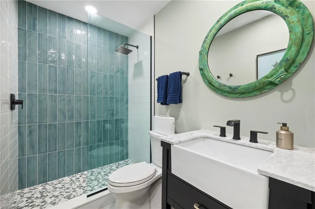 734 95th AVE, Naples, FL 34108,225051686