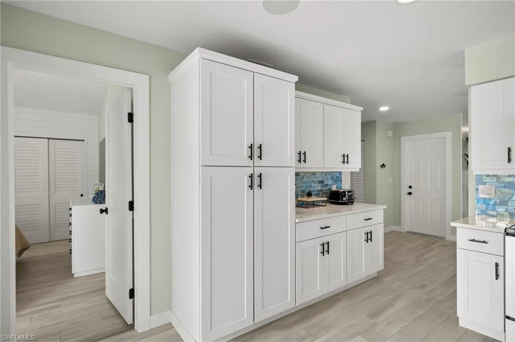 734 95th AVE, Naples, FL 34108,225051686