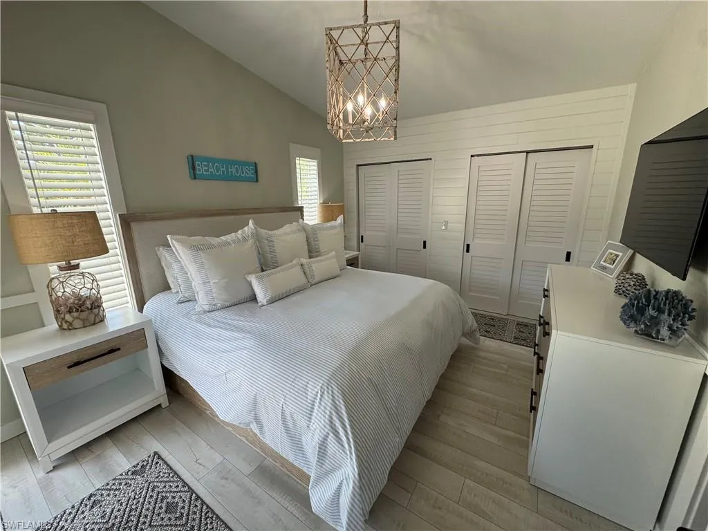 734 95th AVE, Naples, FL 34108,225051686