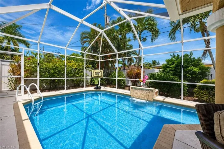 651 106th Ave N, Naples, Florida 34108