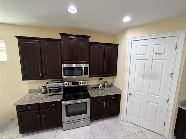 3202 Birchin Ln, Fort Myers, Florida 33916