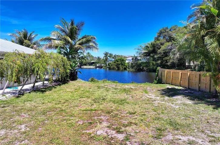 1040 11th St N, Naples Fl 34102