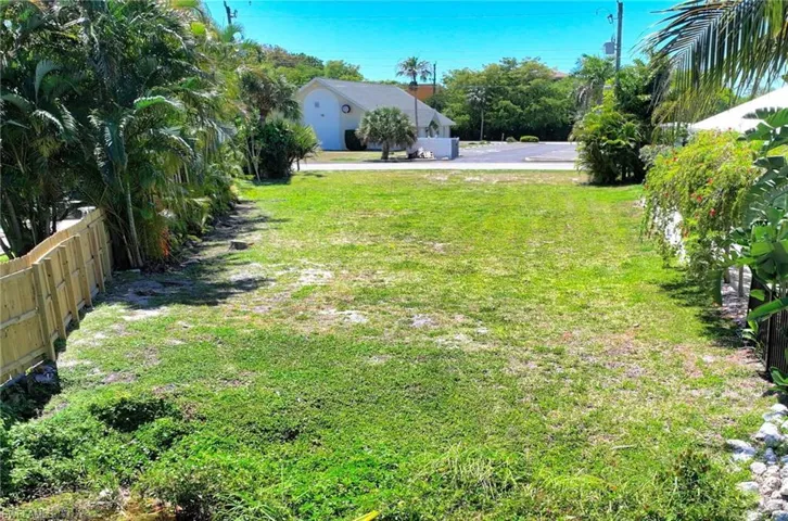 1040 11th St N, Naples Fl 34102