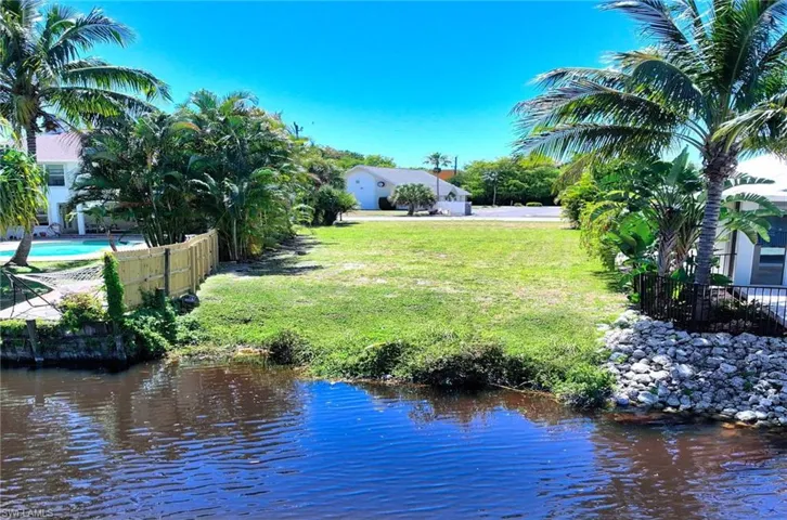 1040 11th St N, Naples Fl 34102
