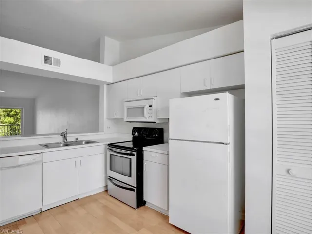 9610 Victoria Ln # D306, Naples, Florida 34109