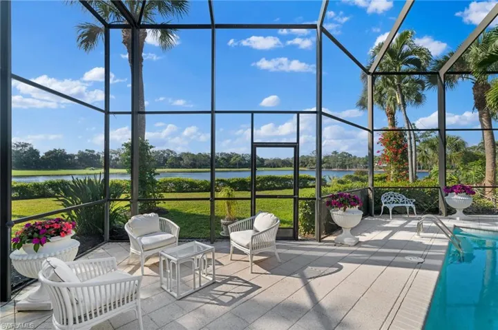 897  Barcarmil  WAY, Naples, FL 34110