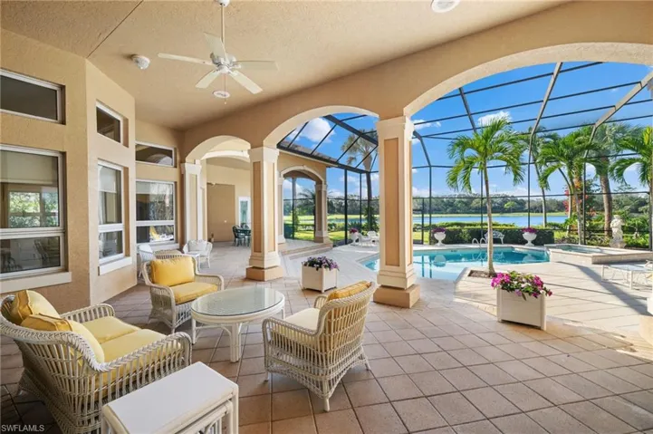 897  Barcarmil  WAY, Naples, FL 34110