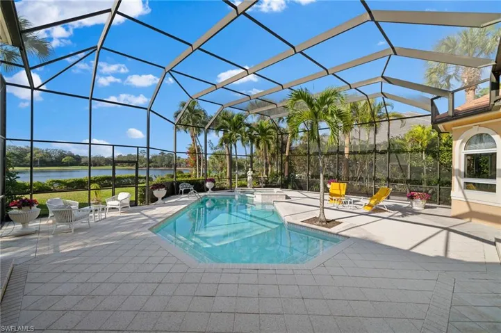 897  Barcarmil  WAY, Naples, FL 34110