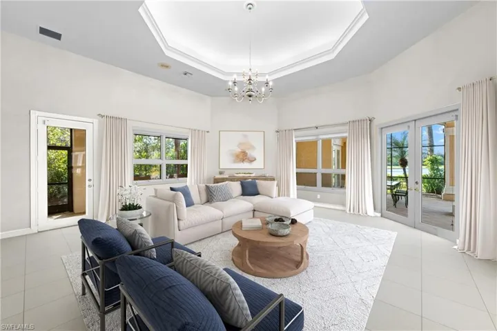 897  Barcarmil  WAY, Naples, FL 34110