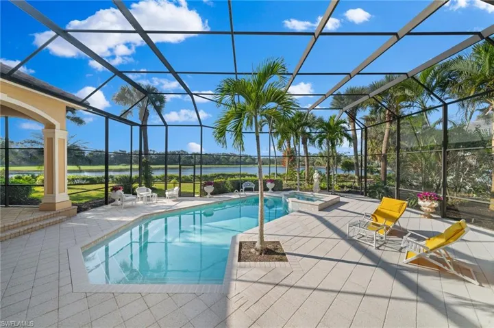 897  Barcarmil  WAY, Naples, FL 34110
