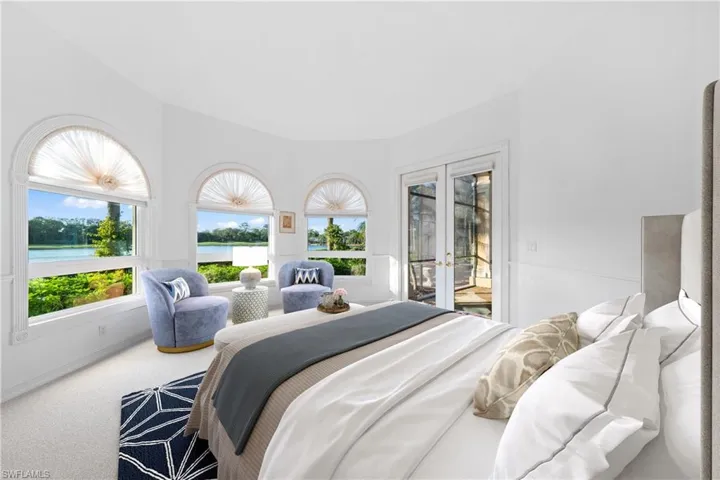897  Barcarmil  WAY, Naples, FL 34110
