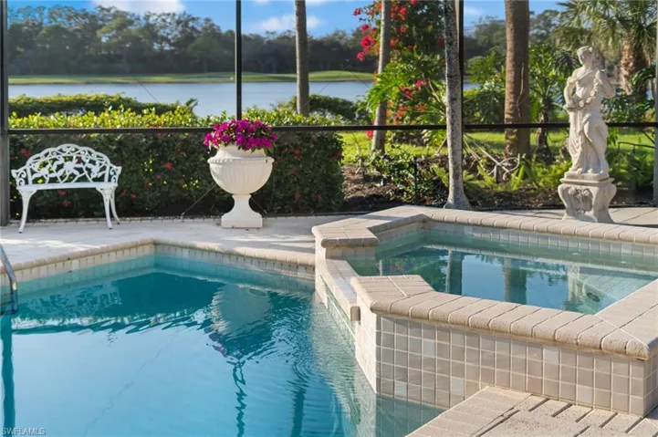 897  Barcarmil  WAY, Naples, FL 34110