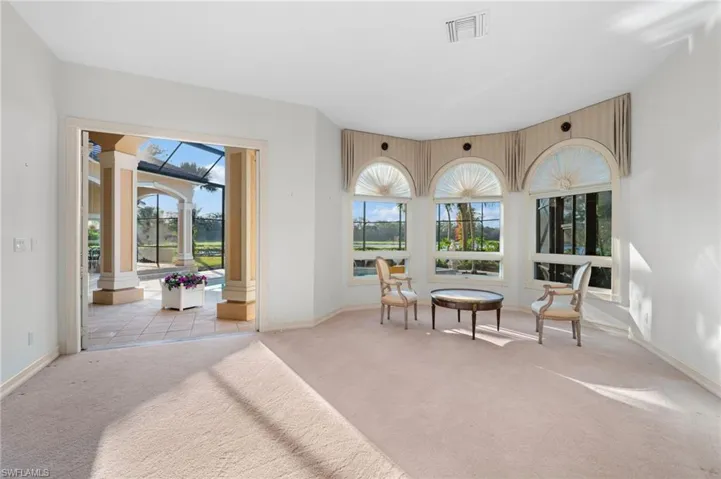 897  Barcarmil  WAY, Naples, FL 34110