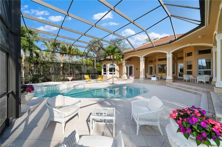 897  Barcarmil  WAY, Naples, FL 34110
