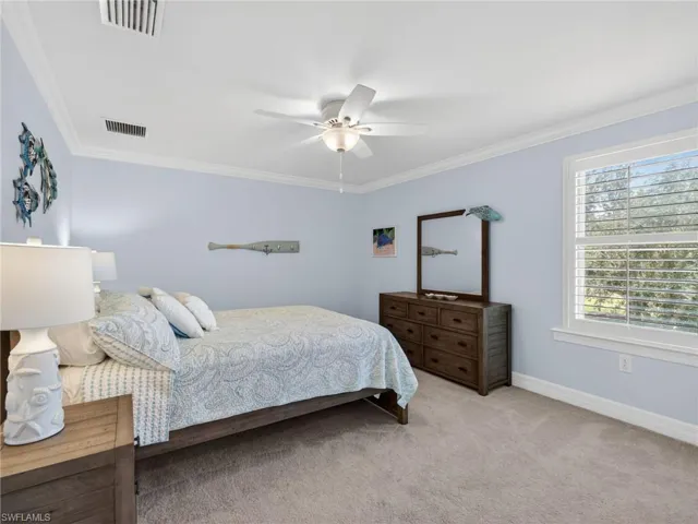 Upstairs bedroom with queen bed