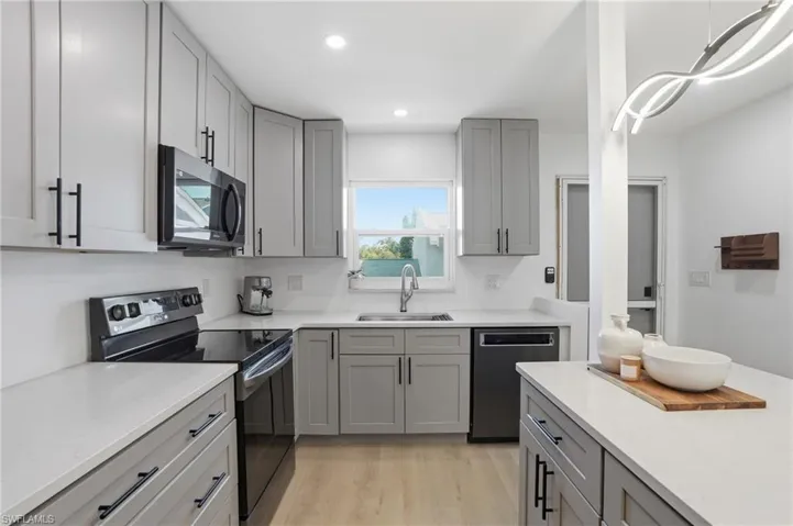 17  Watercolor  WAY, Naples, FL 34113