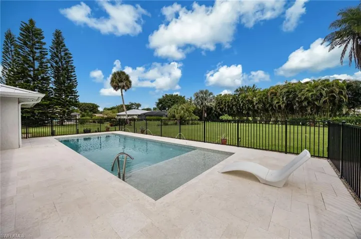 363 Juli Fe Dr, Naples, Florida 34110