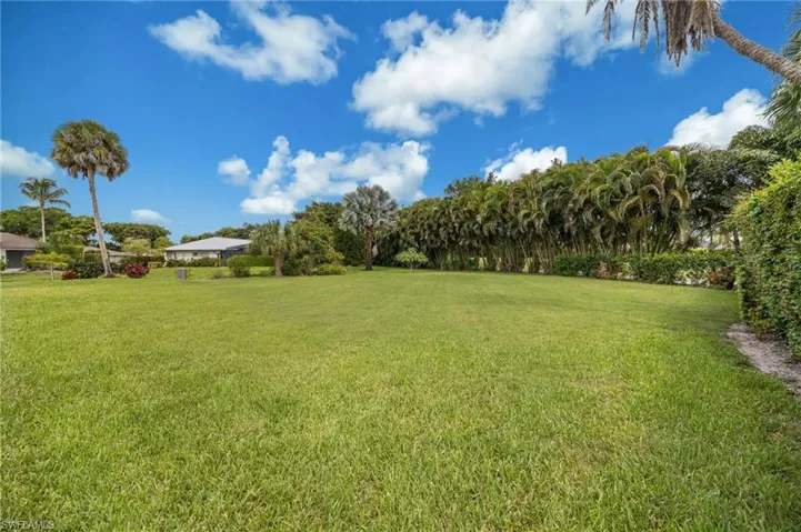 363 Juli Fe Dr, Naples, Florida 34110