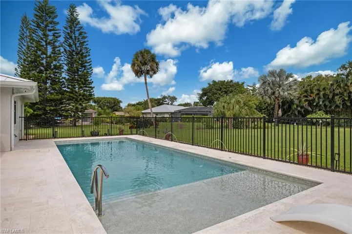 363 Juli Fe Dr, Naples, Florida 34110