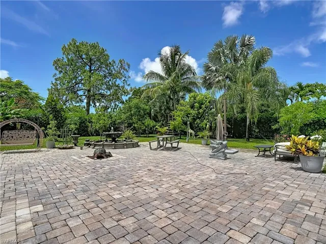 2280 Capri Ct, Naples, Florida 34105