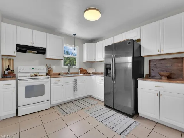 Spacious Kitchen