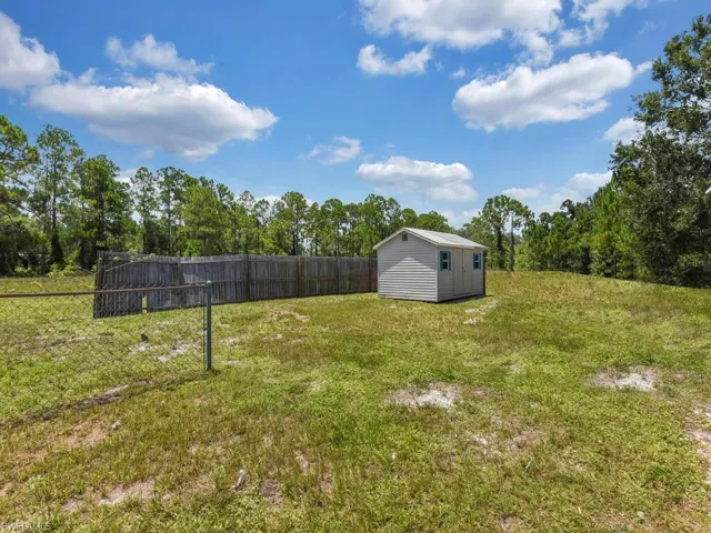 Backyard w/ Storage Shed