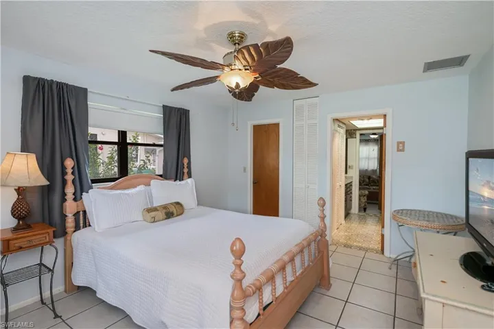 18537 Klingler Cir, Port Charlotte, Florida 33948