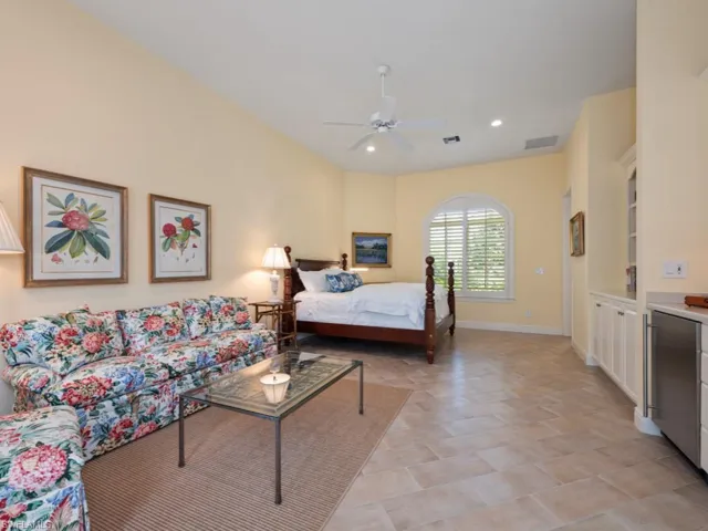 Cabana bedroom with sitting area and morning kitchen
