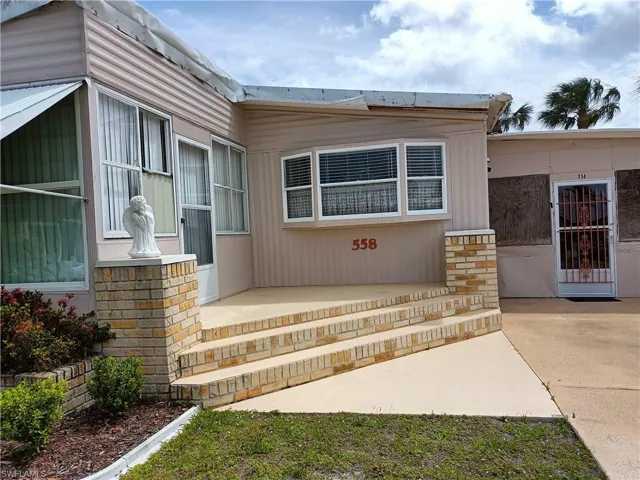 558  Peace Lake  CT, North Fort Myers, FL 33917