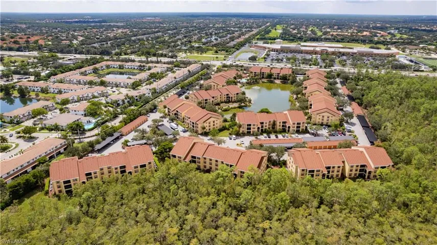 7925  Preserve  CIR, Naples, FL 34119
