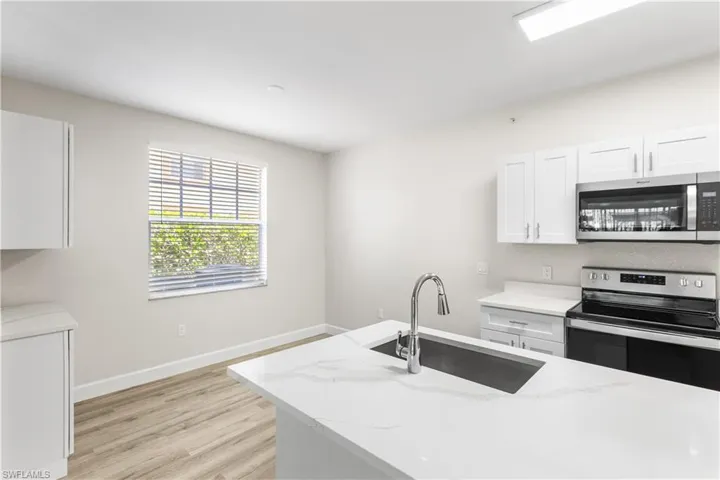 7925  Preserve  CIR, Naples, FL 34119