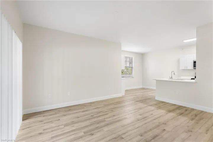 7925  Preserve  CIR, Naples, FL 34119