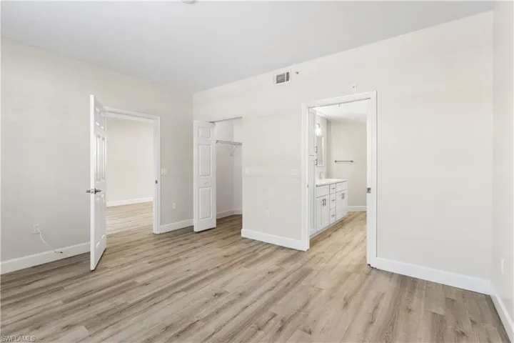 7925  Preserve  CIR, Naples, FL 34119