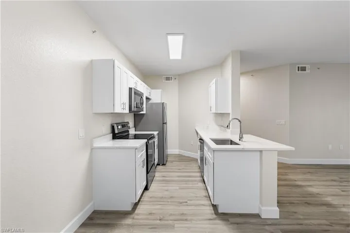 7925  Preserve  CIR, Naples, FL 34119