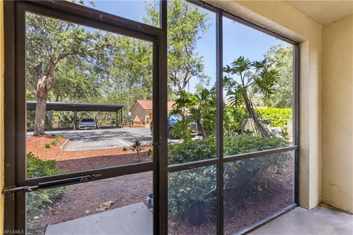 7925  Preserve  CIR, Naples, FL 34119