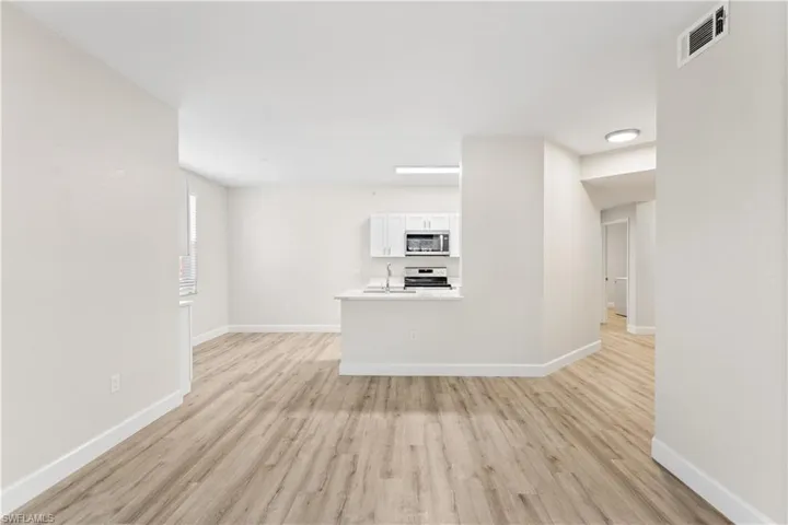 7925  Preserve  CIR, Naples, FL 34119