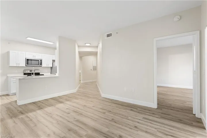 7925  Preserve  CIR, Naples, FL 34119