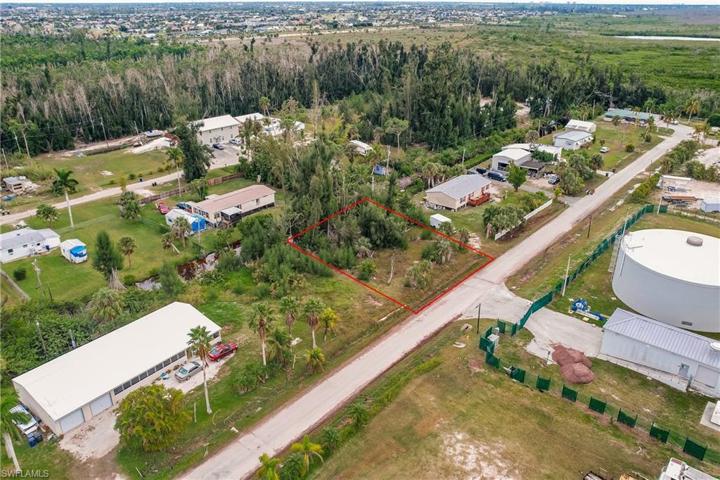 11870  Scallop  DR, CAPE CORAL, FL 33991