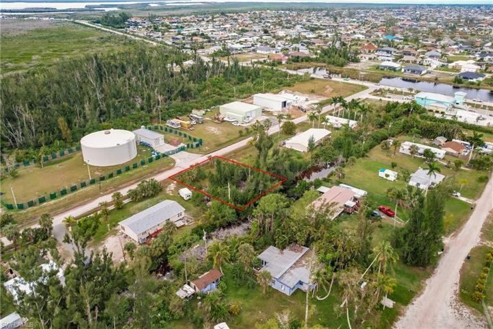11870  Scallop  DR, CAPE CORAL, FL 33991