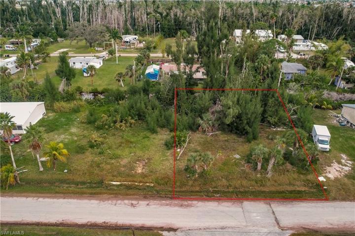 11870  Scallop  DR, CAPE CORAL, FL 33991