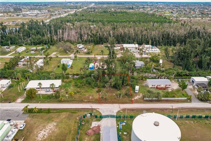 11870  Scallop  DR, CAPE CORAL, FL 33991