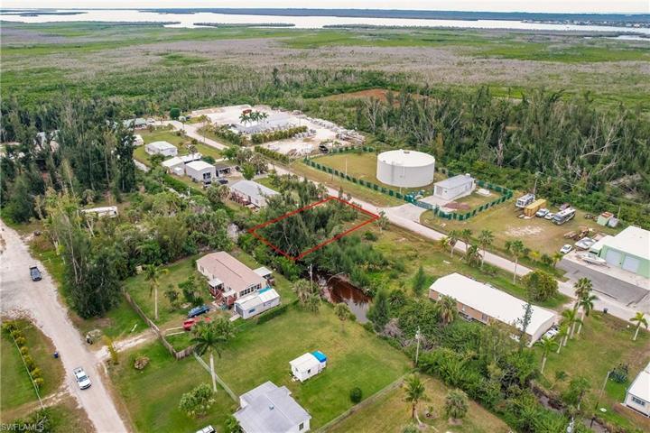 11870  Scallop  DR, CAPE CORAL, FL 33991