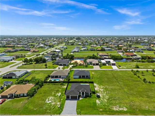 1212 33rd Pl, Cape Coral, Florida 33993