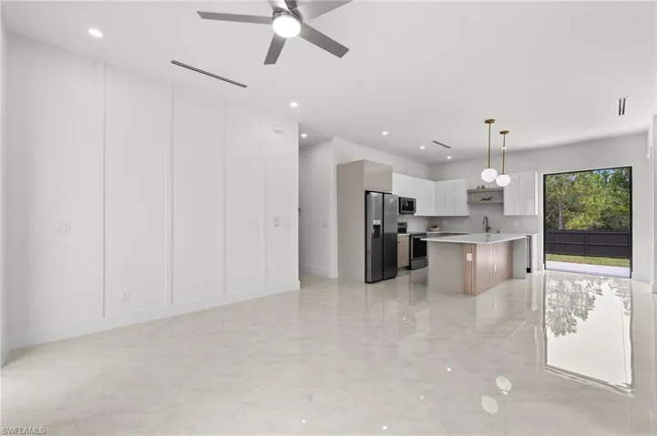 1039 Bassinger Ave S, Lehigh Acres, Florida 33974