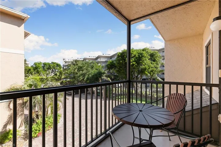 Screened lanai, one of four!