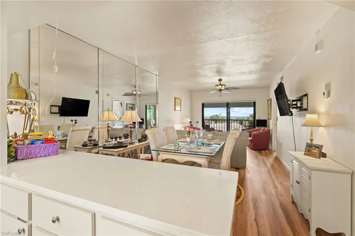 Island Seating/Breakfast Bar
