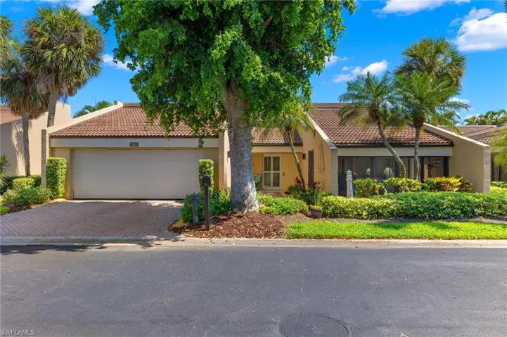 Detached Villa with an oversized 2 car garage