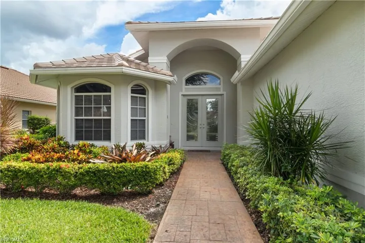 6928  Mauna Loa  LN, Naples, FL 34113