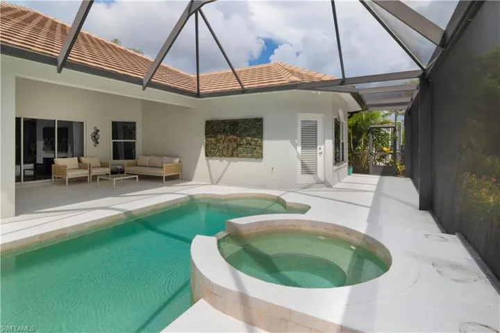 6928  Mauna Loa  LN, Naples, FL 34113