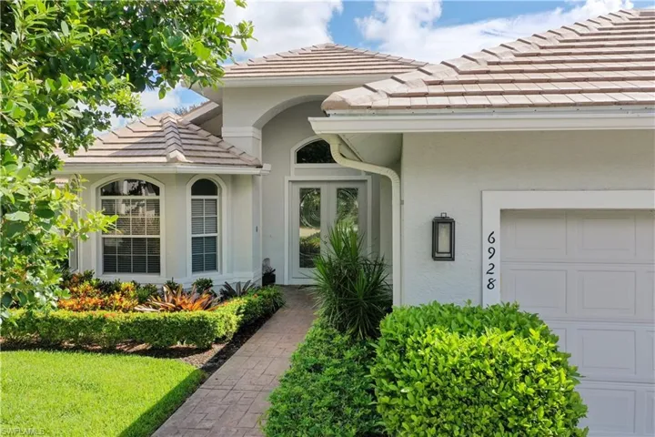 6928  Mauna Loa  LN, Naples, FL 34113